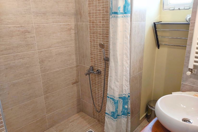 Antalyaloft_Gaestezimmer_mit_Badezimmer Bathroom in the guest room